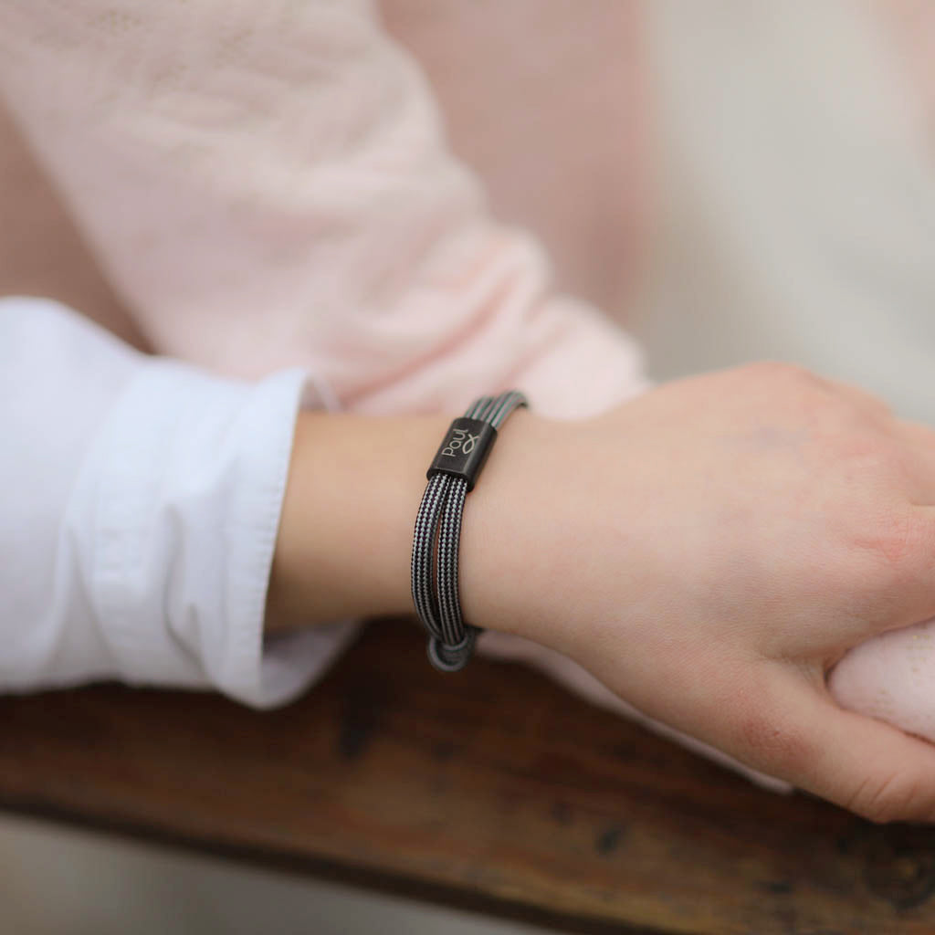 Segeltauarmband mit personalisierten Edelstahlschiebern