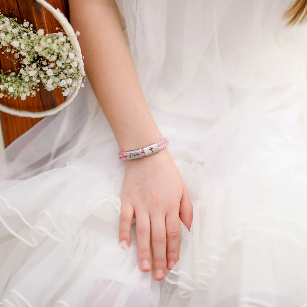 Segeltauarmband zur Kommunion mit personalisierten Edelstahlschiebern