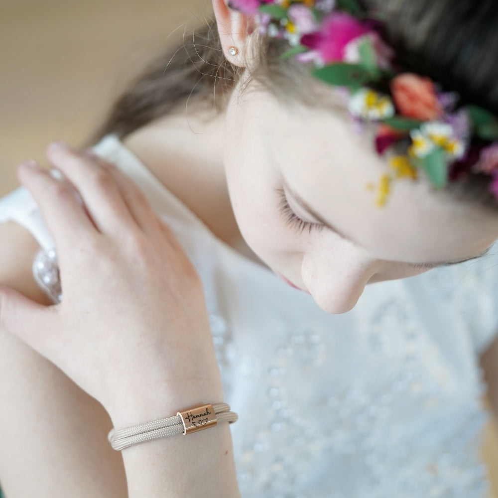 Segeltauarmband zur Kommunion mit personalisierten Edelstahlschiebern