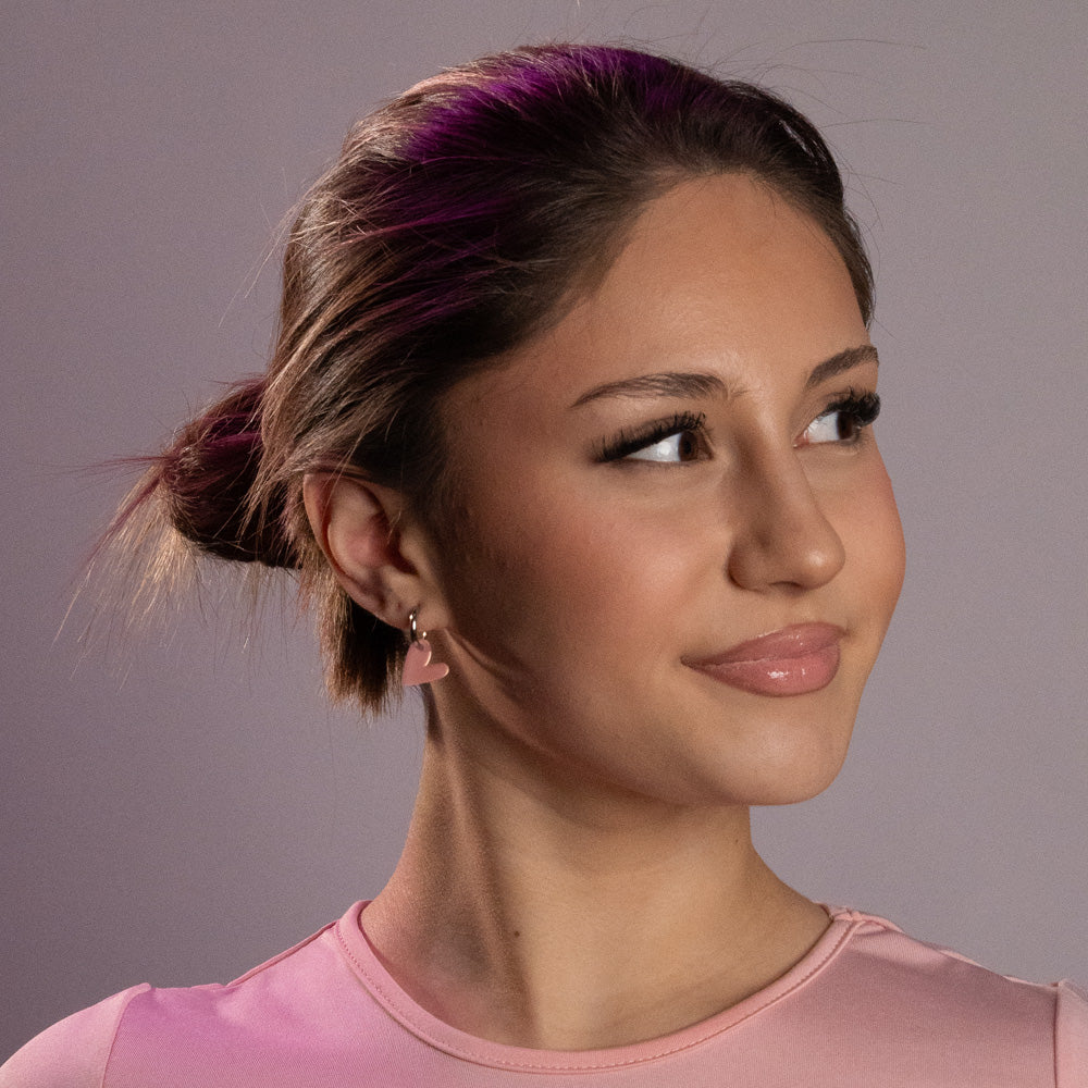 myGreta Creolen mit Herzanhänger aus Acryl – in Gold oder Silber