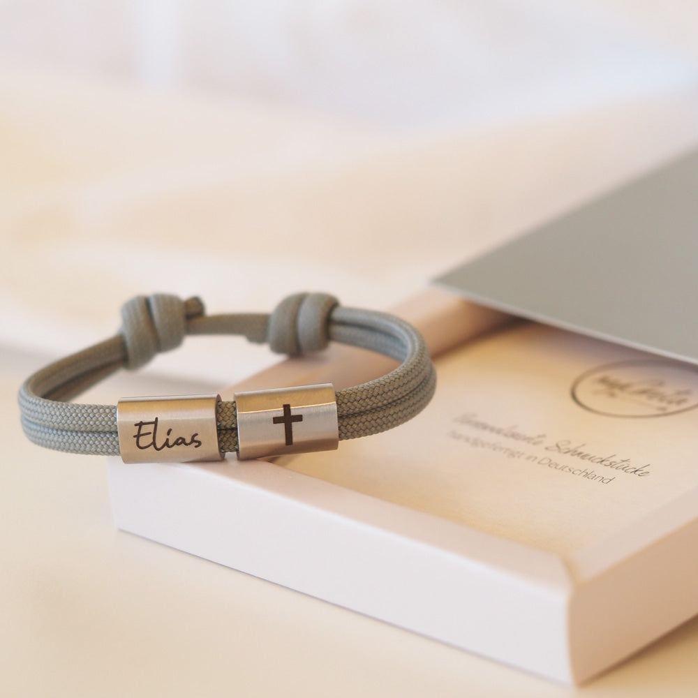 Segeltauarmband zur Kommunion mit personalisierten Edelstahlschiebern