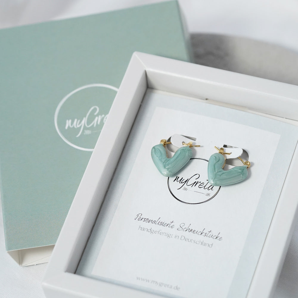 Keramik Herz Ohrringe in Grün & Gold in Geschenkschachtel von myGreta
