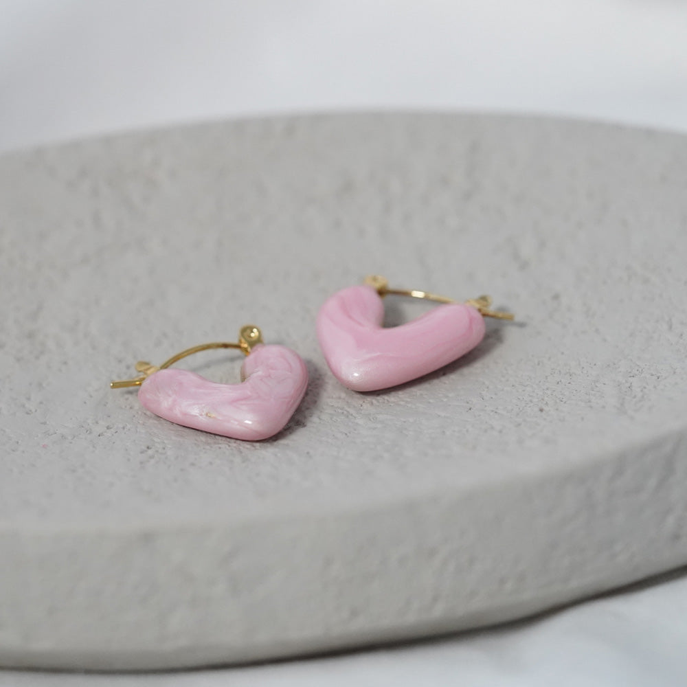 Keramik Herz Ohrringe in Pink & Gold in Geschenkschachtel von myGreta