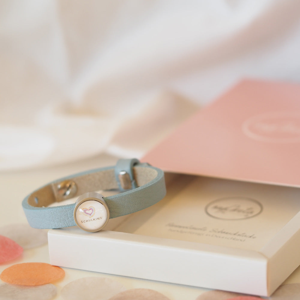 Einfaches Lederarmband mit einer individuellen Schiebeperle