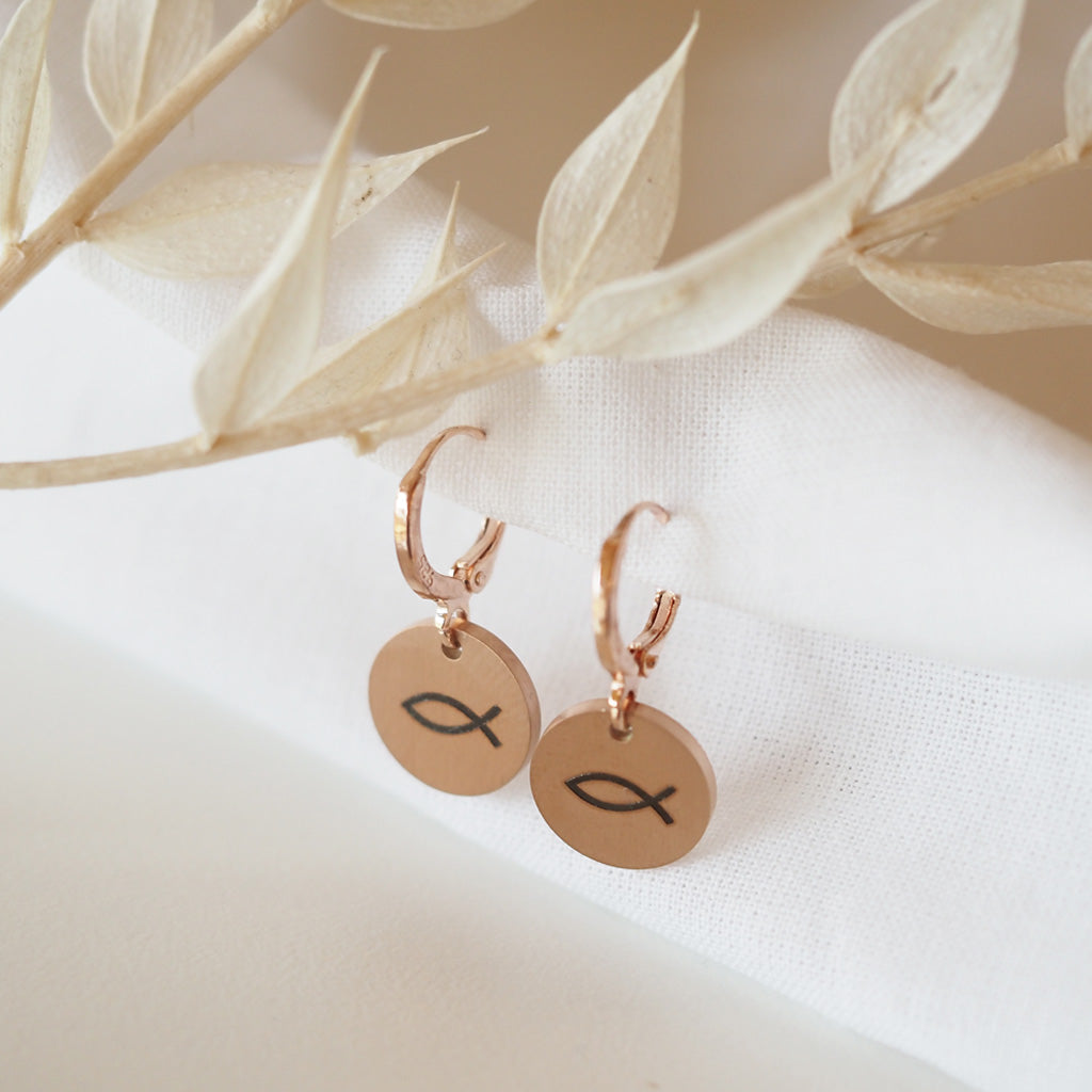 Edelstahlohrhänger mit Fischanhänger