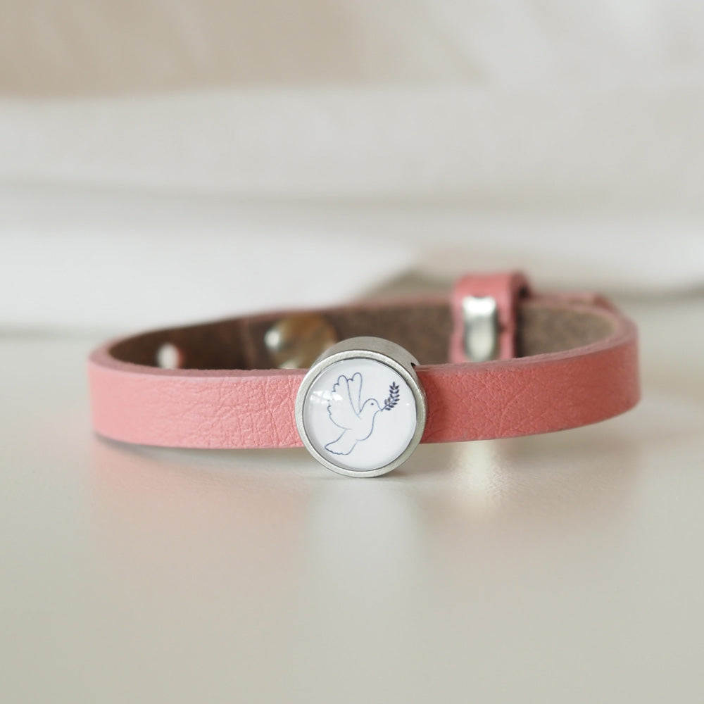 Einfaches Lederarmband mit einer individuellen Schiebeperle