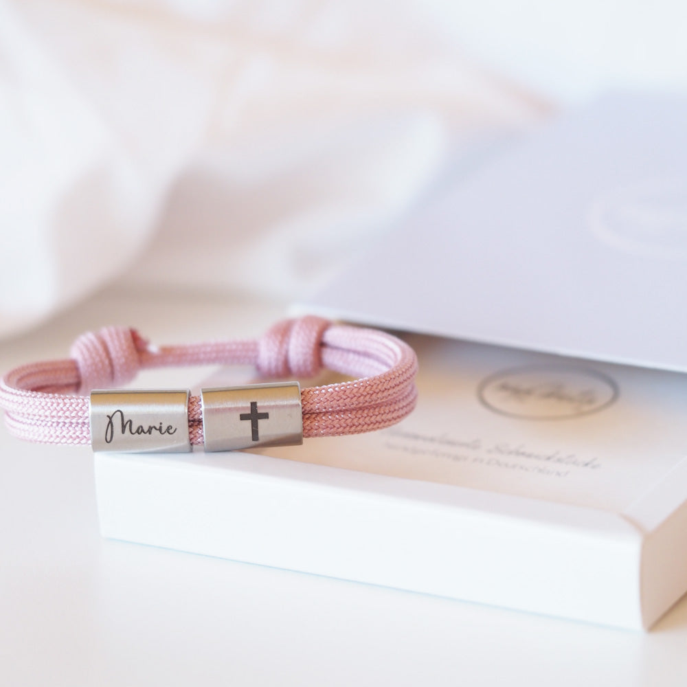 Segeltauarmband zur Kommunion mit personalisierten Edelstahlschiebern