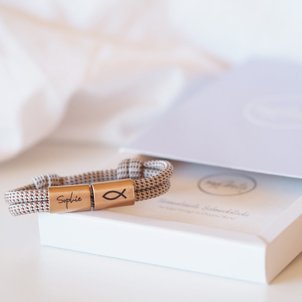 Segeltauarmband zur Kommunion mit personalisierten Edelstahlschiebern