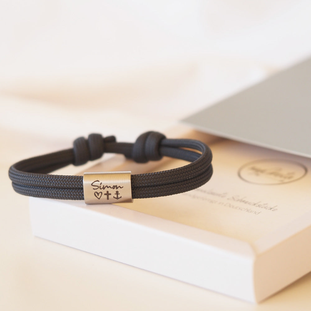 Segeltauarmband zur Kommunion mit personalisierten Edelstahlschiebern