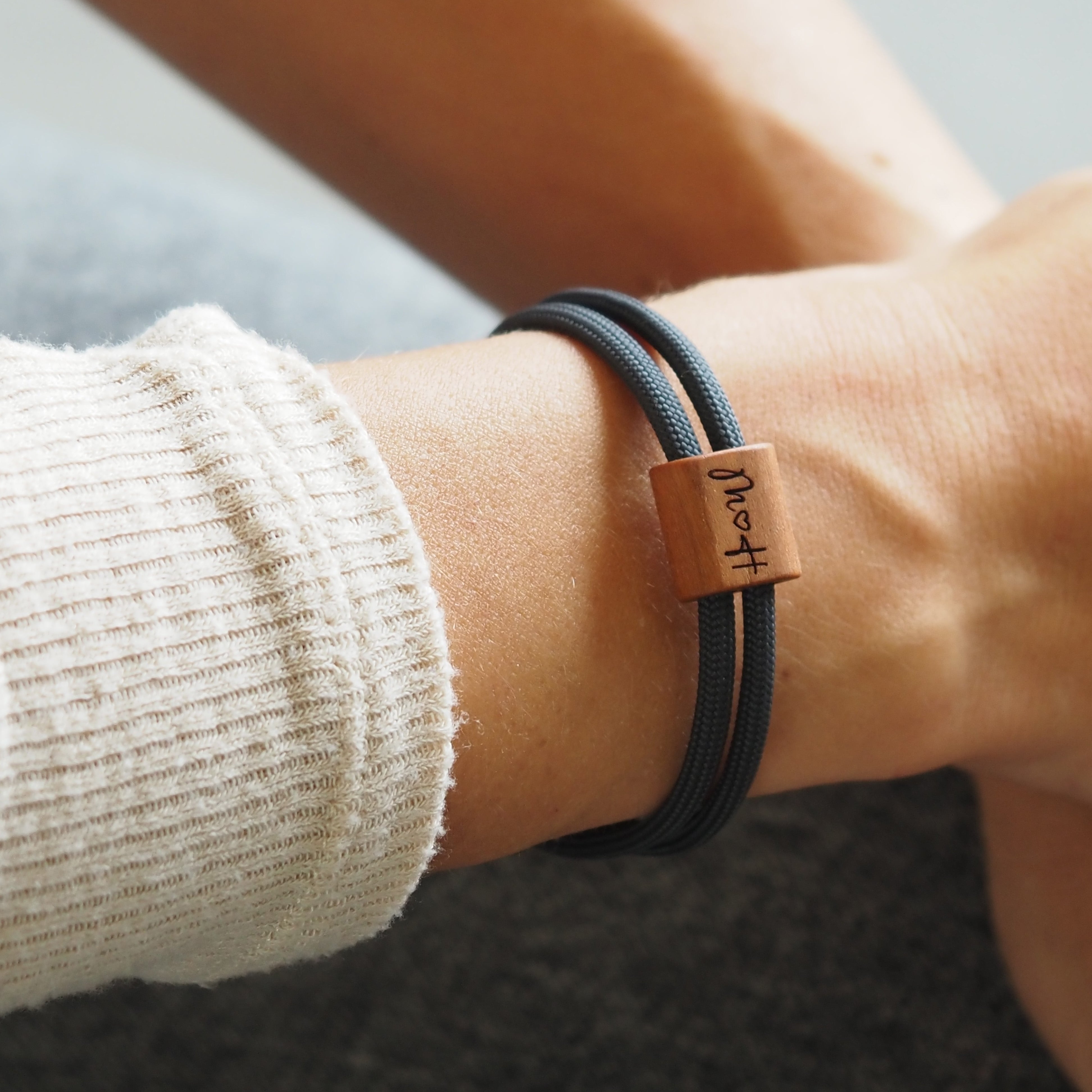 myjori Holz Segeltau Armband mit Initialien & Symbol