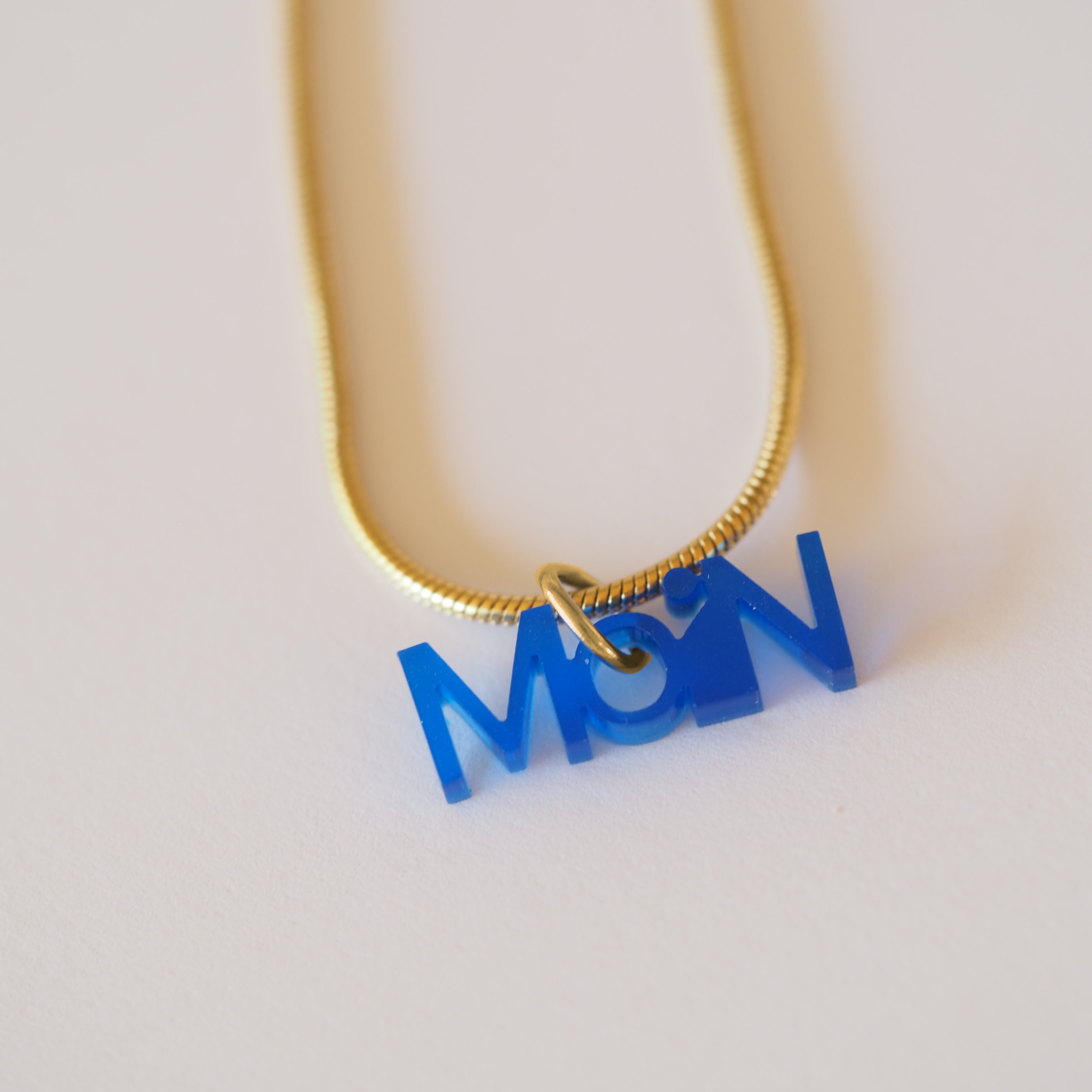 Acryl Kette Moin