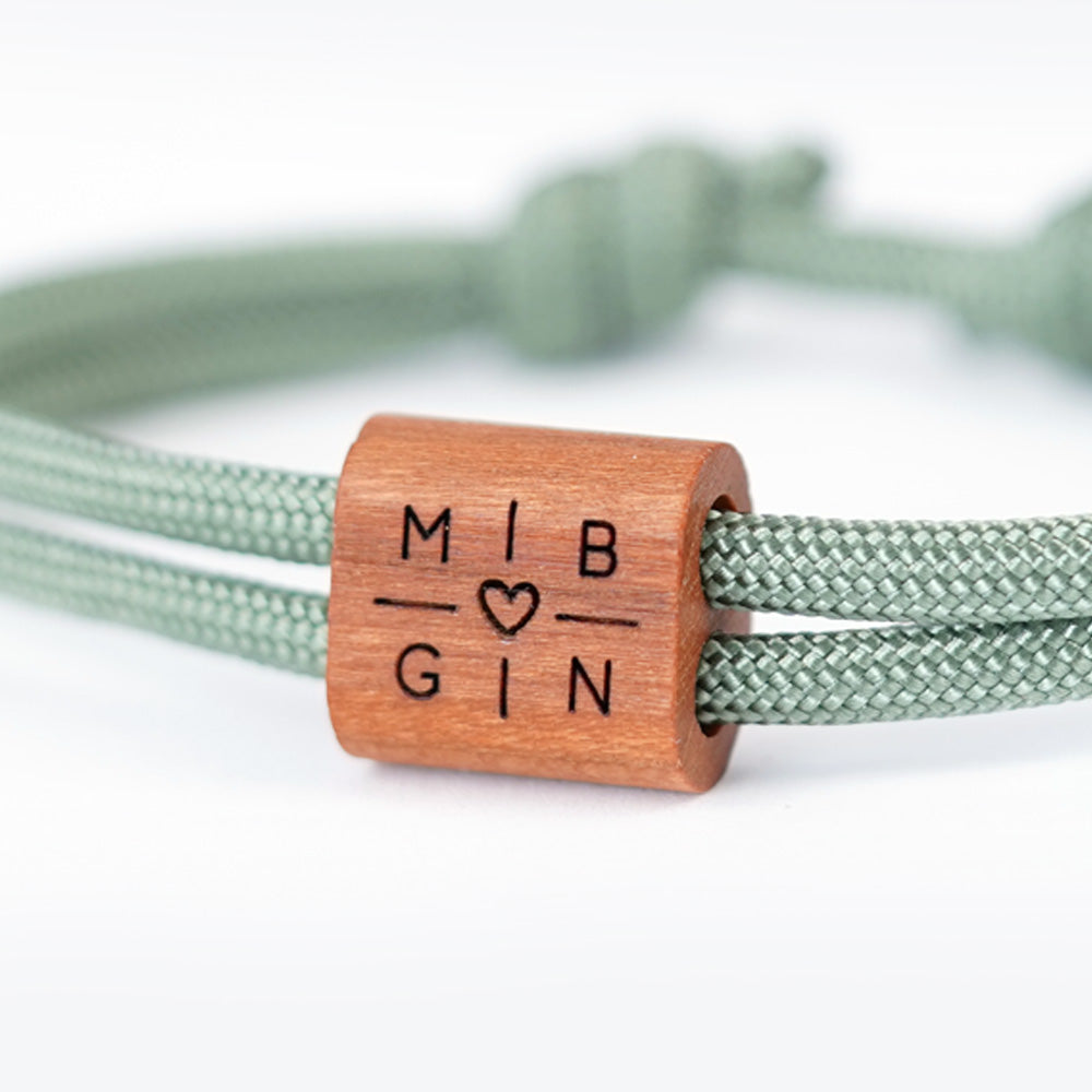 myjori Segeltau Armband mit Initialen Kreuzgravur