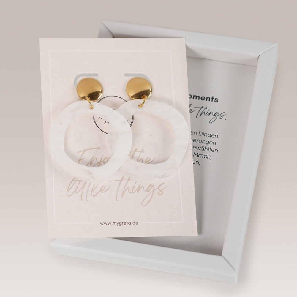 Moderne Statement Ohrringe – Perlmutt & Gold Ohrhänger von myGreta