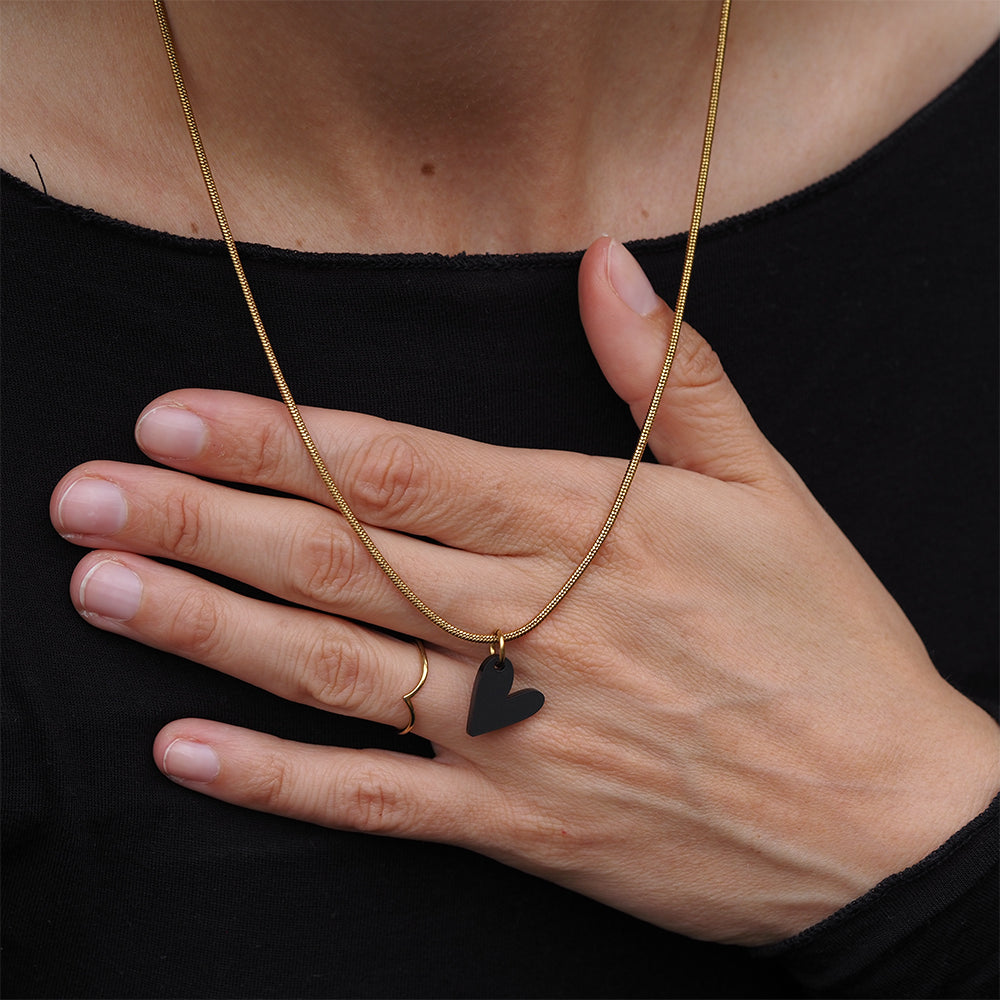 Edelstahlkette gold & silber mit Herz-Anhänger in Schwarz – Minimalistischer Statement-Schmuck